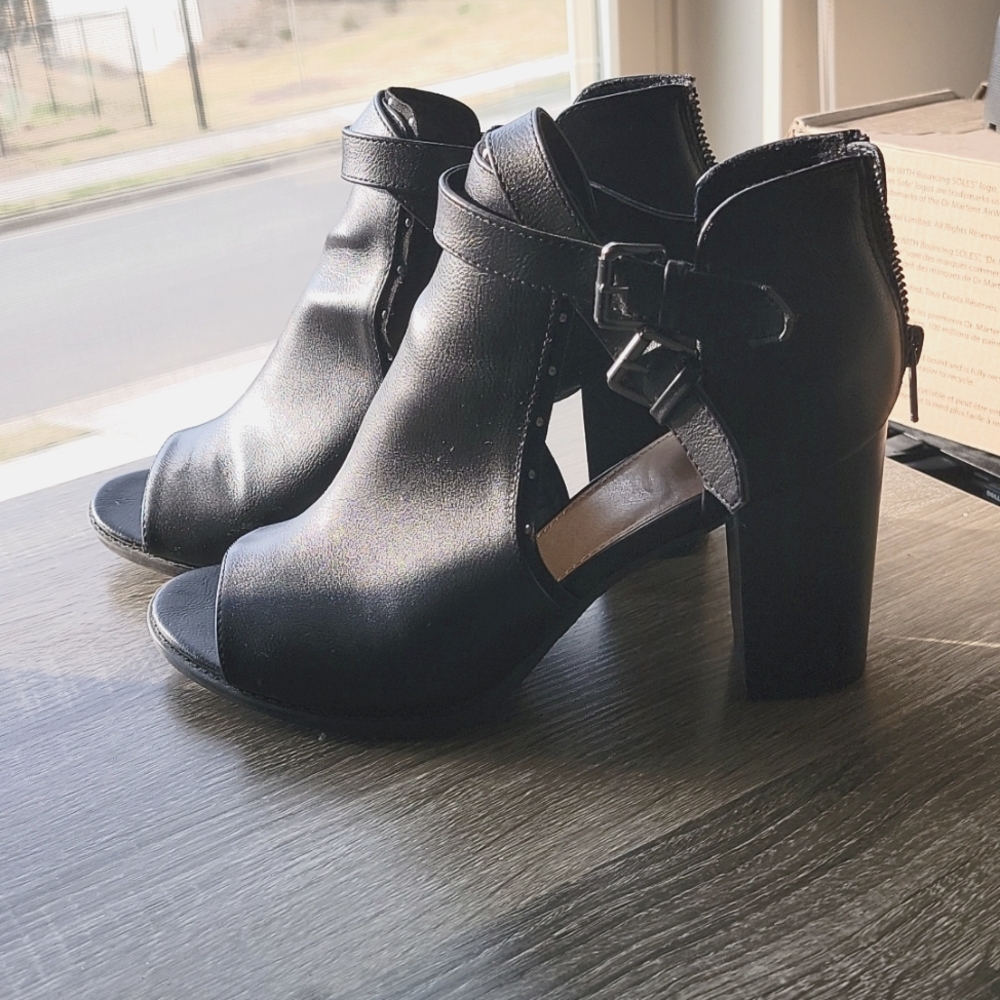 Black chunky heeled peep toe bootie